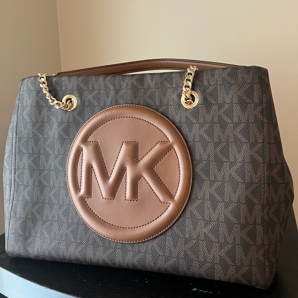 Like New Michael Kors Purse